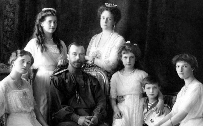 russian_imperial_family_1911